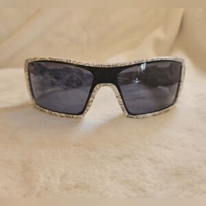 Oakley Oil Rig Sunglasses 03-461 White/Text Print/Grey